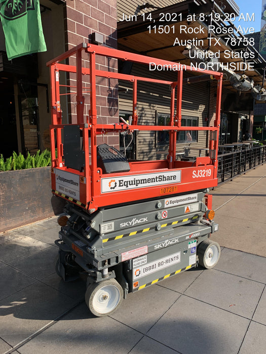 2020 Skyjack SJIII-3219 Solid NM Tires, Half height spring hinged entry gate, Dual Beacons, 800W Inverter