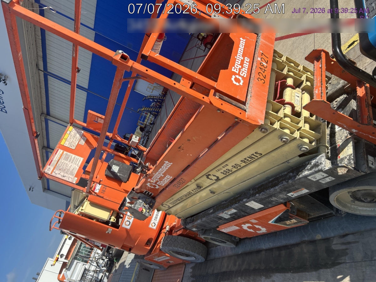 2023 JLG ES2632