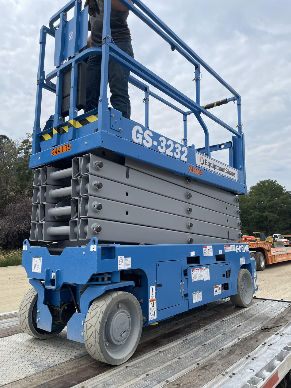 2022 GENIE GS-3232