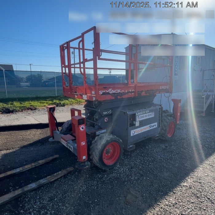 2017 SKYJACK SJ6832 RT