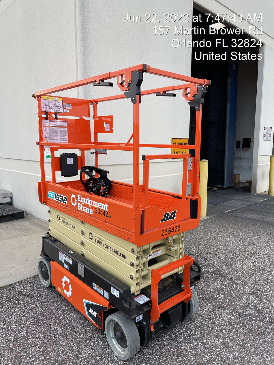 2022 JLG ES1932