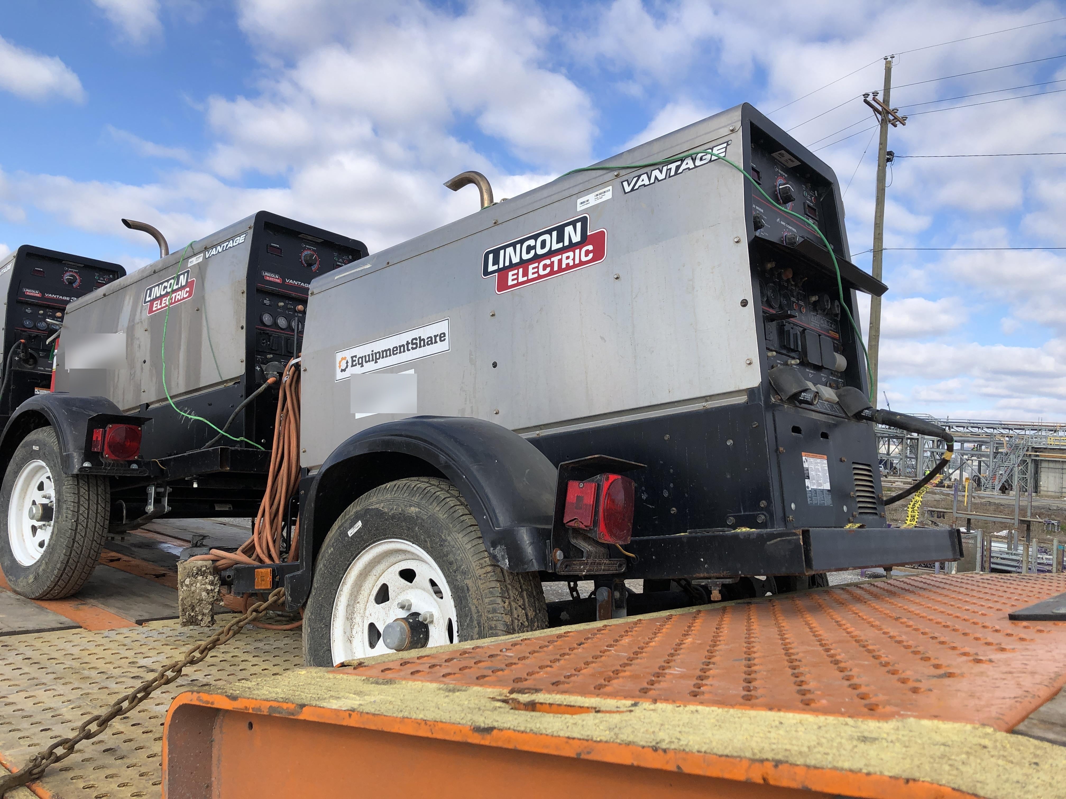 2019 Lincoln Electric Vantage 322 Welder Ready-Pak 3, Two wheel trailer, Fender and Light kit, Cable Rack