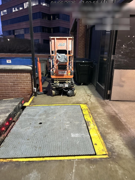 2022 JLG ES1330L