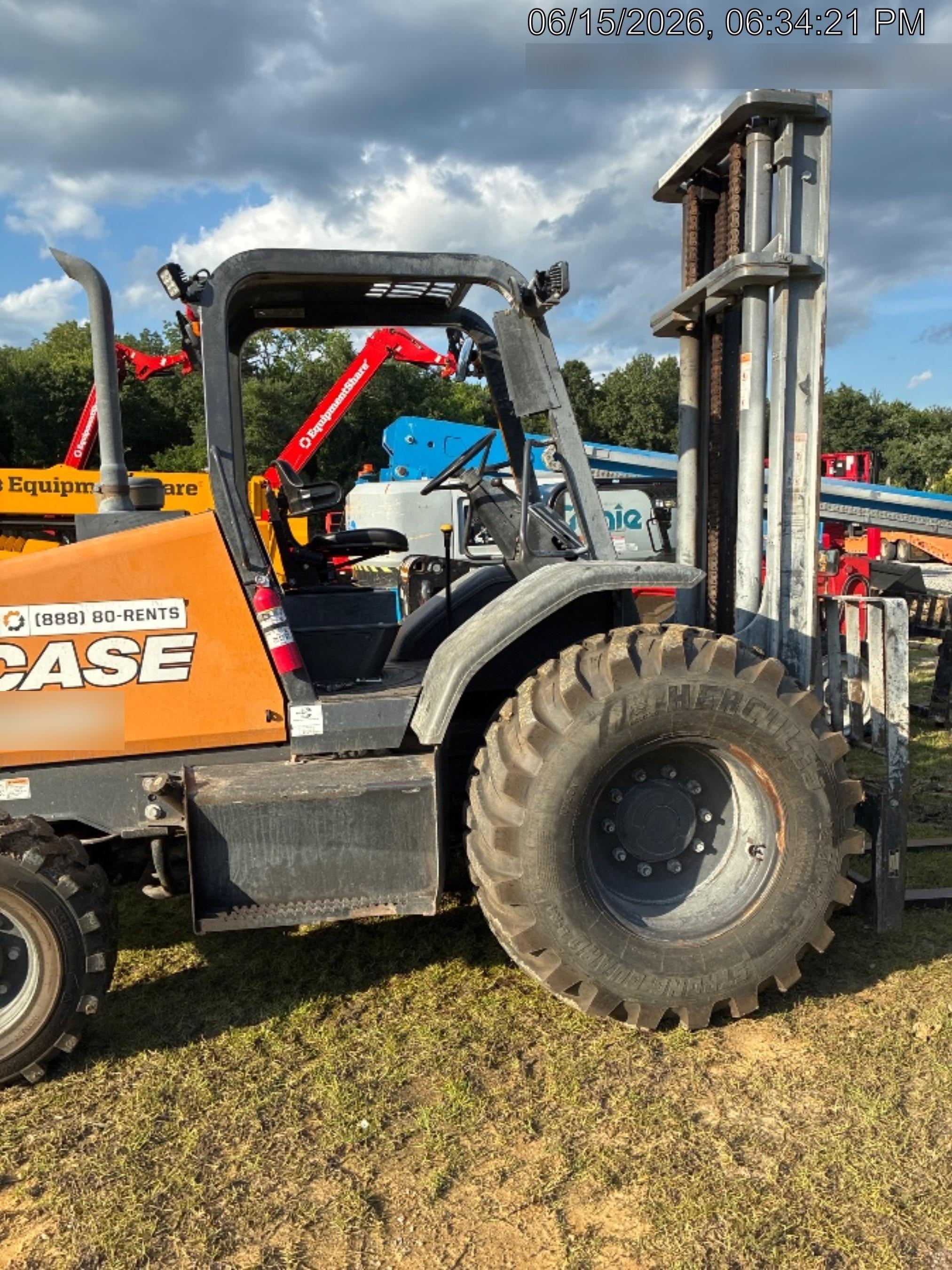2023 CASE 588H
