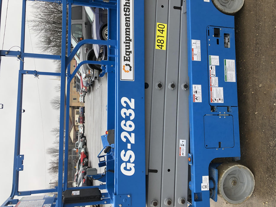 2019 Genie GS-2632 Folding rails with half height swing gate