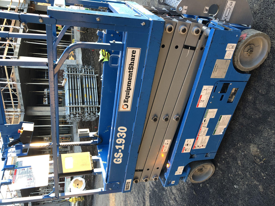 2020 Genie GS-1930 Solid Non Marking Tires, Beacon, Folding rails with half height swing gate, 800W Inverter