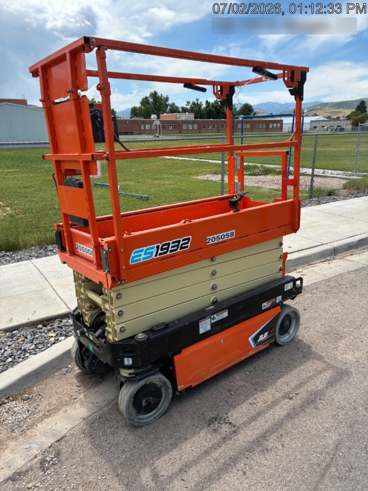 2022 JLG ES1932