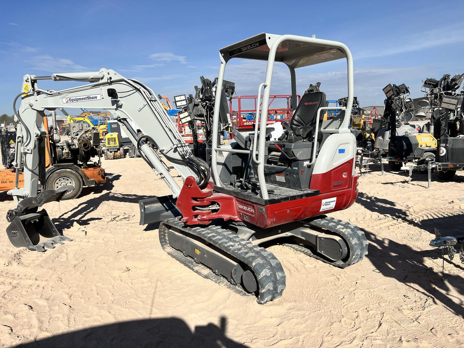 2022 TAKEUCHI TB235-2R