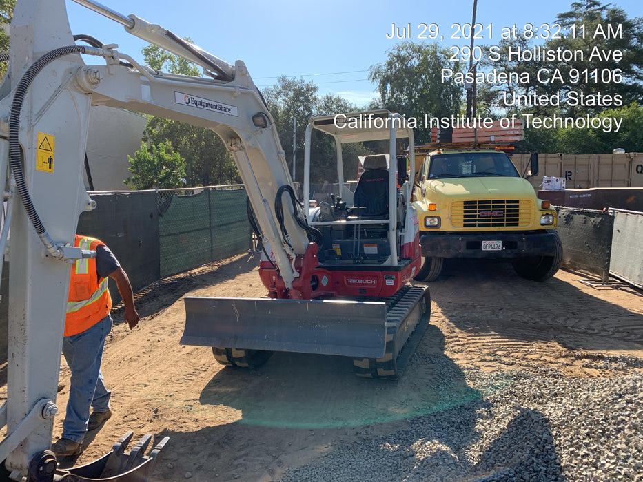 2021 TAKEUCHI TB250-2