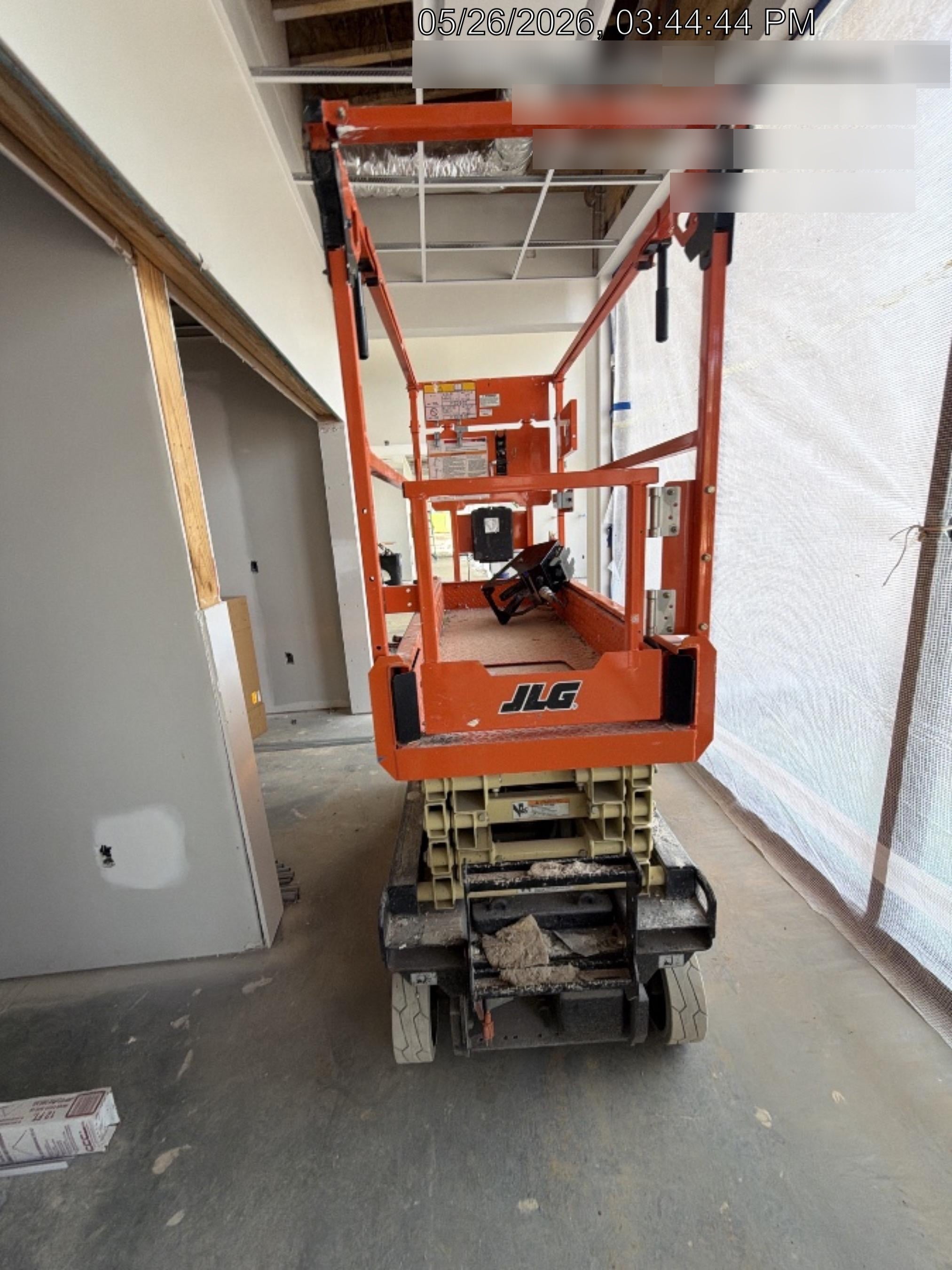 2025 JLG ES1932