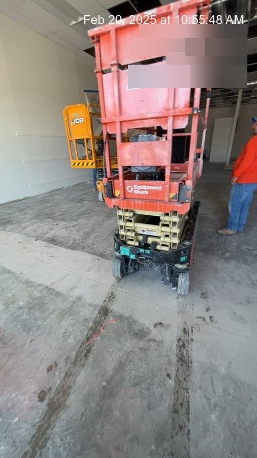 2022 JLG ES1932