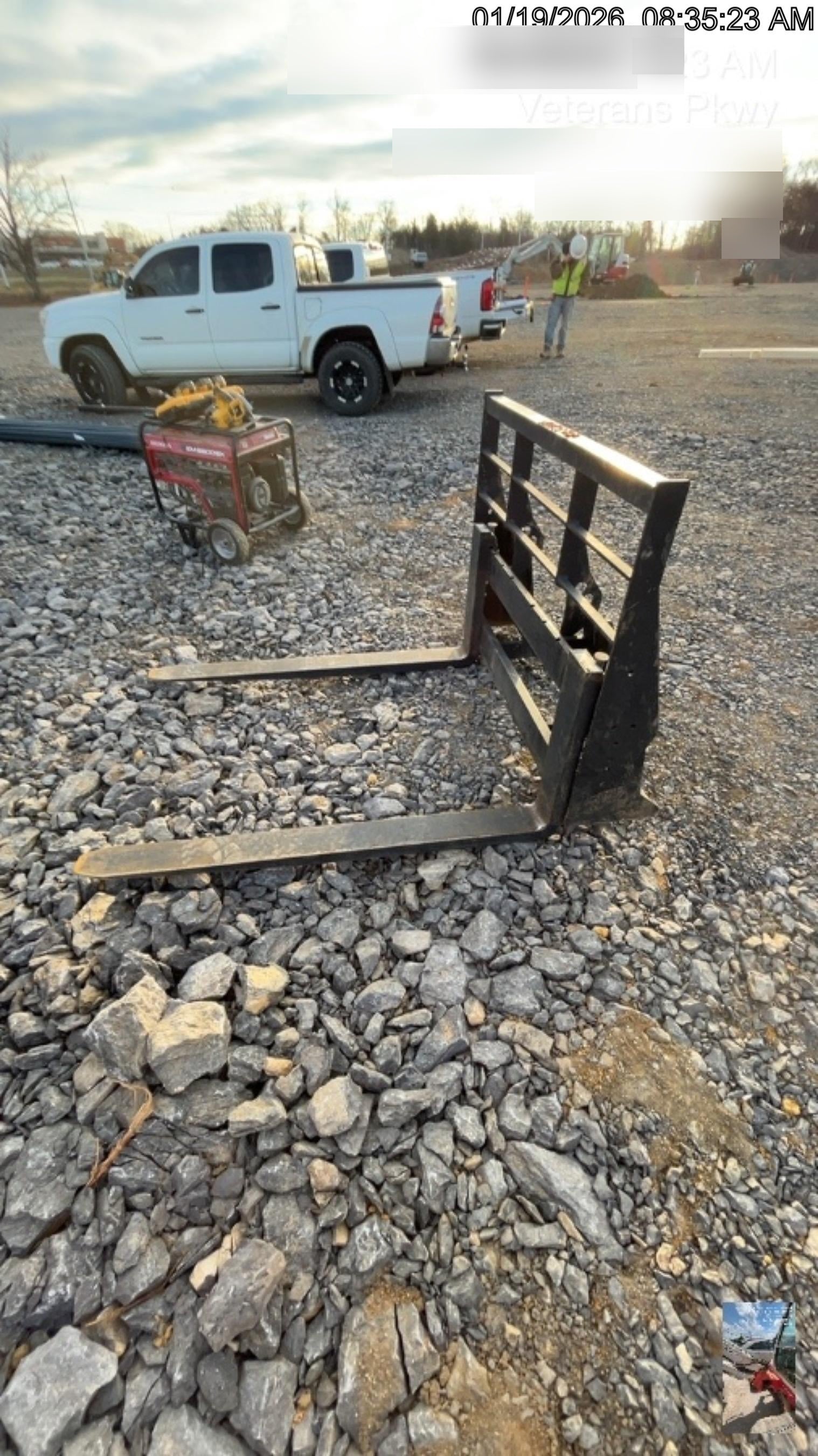 2025 ARROW MATERIAL HANDLING 48" Pallet Forks - Arrow