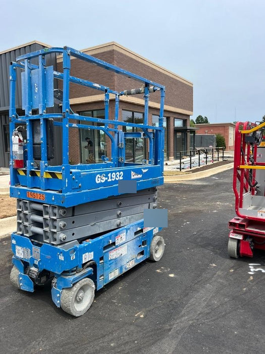 2021 GENIE GS-1932