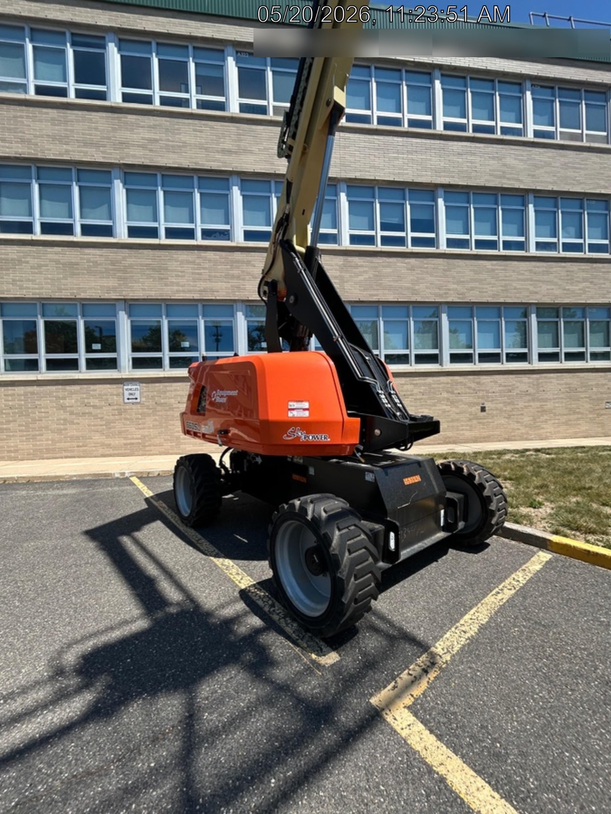 2025 JLG 660SJ