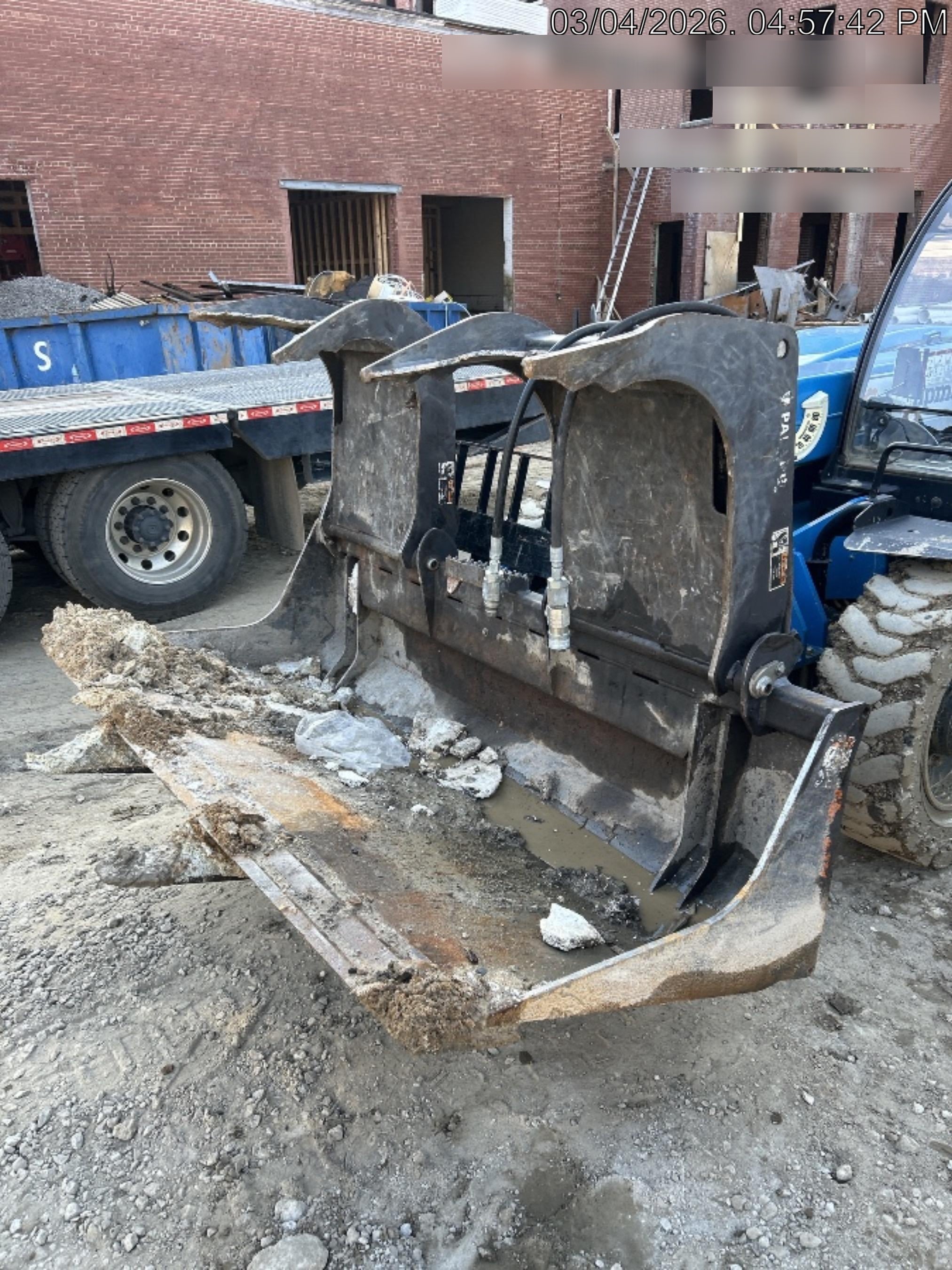 2020 PALADIN 76" Scrap Grapple Bucket - Paladin