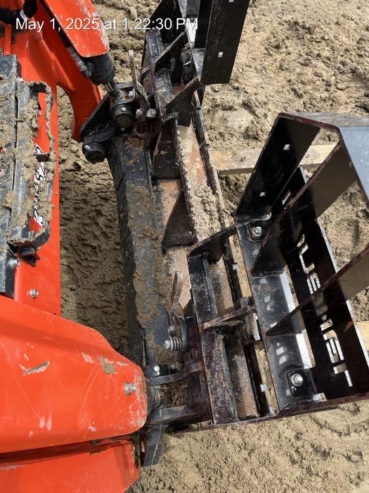 2022 TAKEUCHI 48" Pallet Forks - Takeuchi