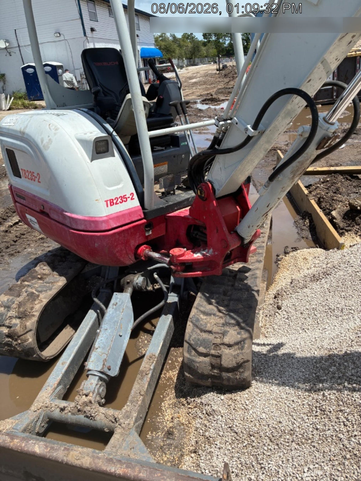 2022 TAKEUCHI TB235-2R