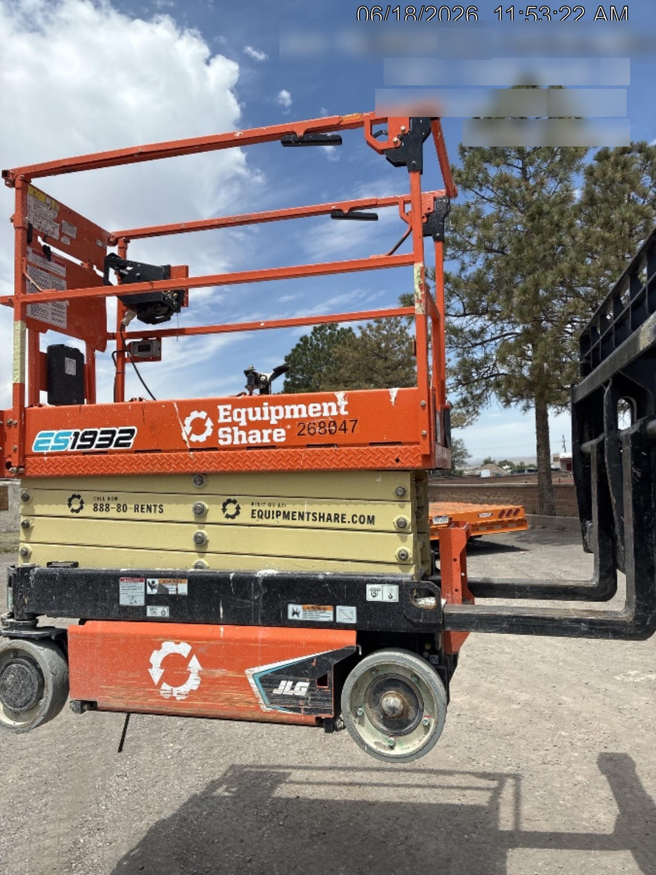 2022 JLG ES1932
