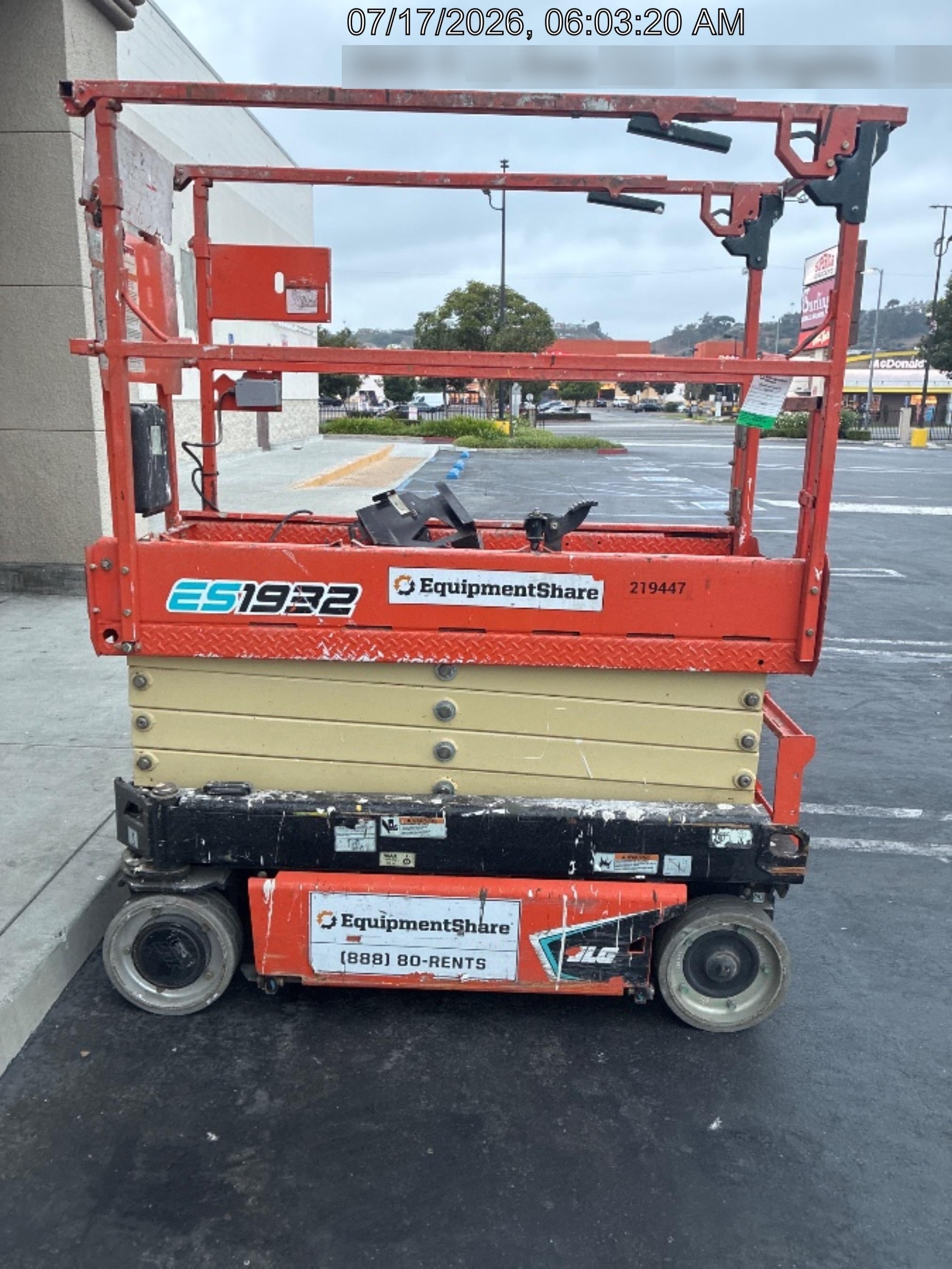 2022 JLG ES1932