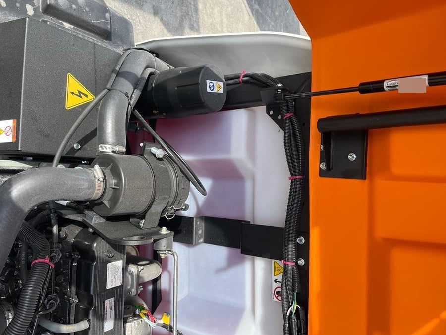 2025 Generac MLT6SMDS Diesel, Mitsubishi / Final Tier 4 Engine, 10.5 HP @ 1800 RPM, (4) 320W G4 LED's, Brushless Excitation, Capacitor Regulated, Vertical Mast, Manual Winch, 5kW Export Power, Power Zone Auto Light Controller