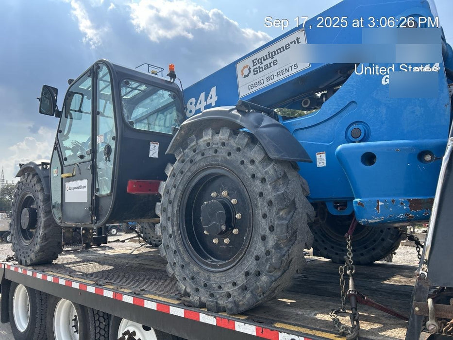 2019 Genie GTH-844 Genie GTH-844 w/Enclosed Cab w/HVAC, Work Lights, Solid Tires, Beacon, 60" Carriage and Forks