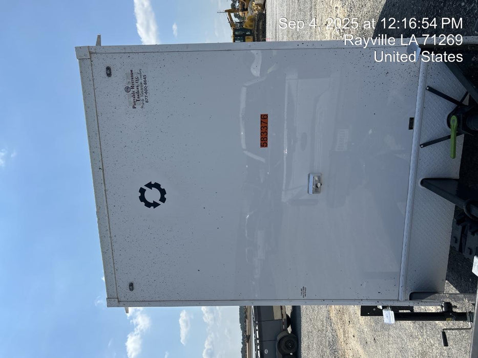 2025 PORTABLE RESTROOM TRAILER RRAV258741