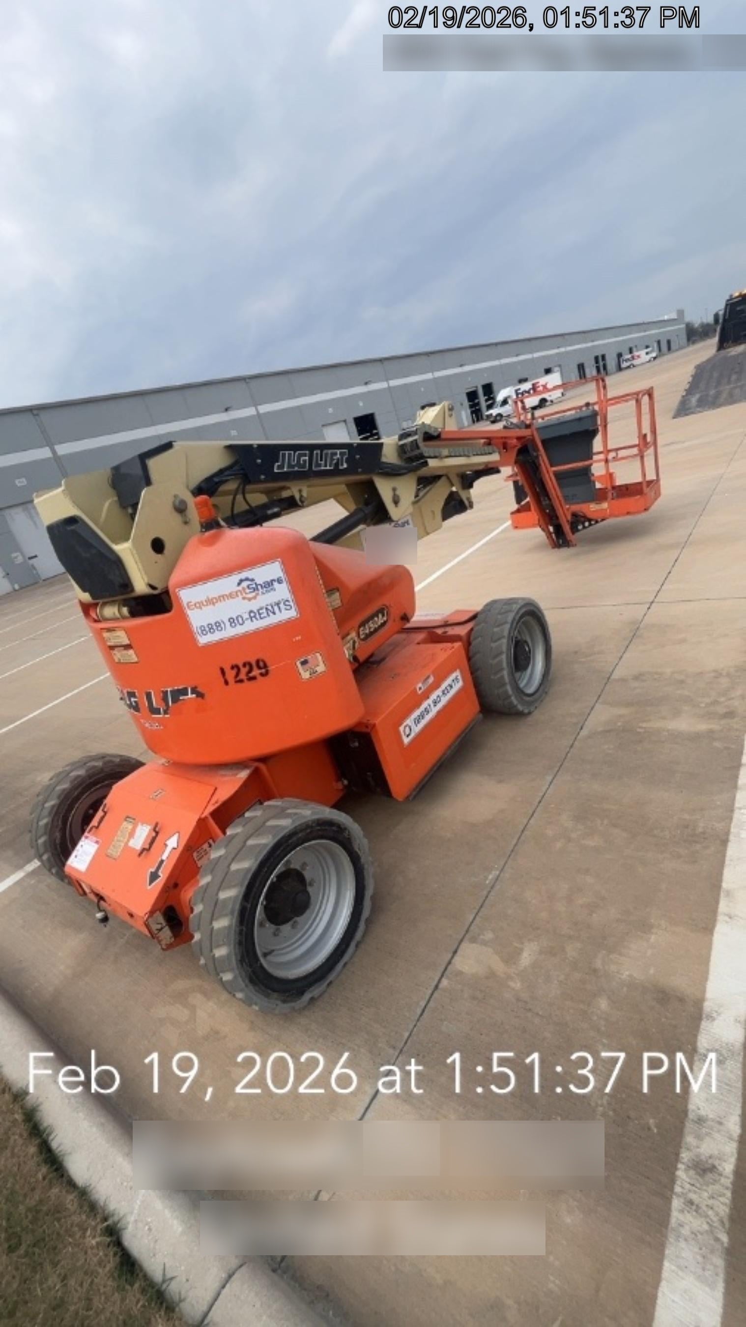 2016 JLG E450AJ