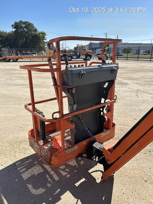 2019 JLG E300AJP