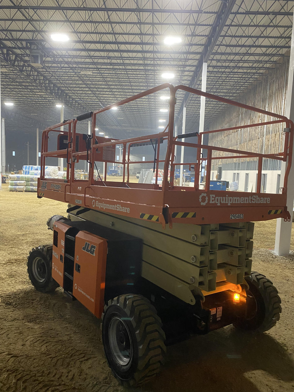 2023 JLG RT4394