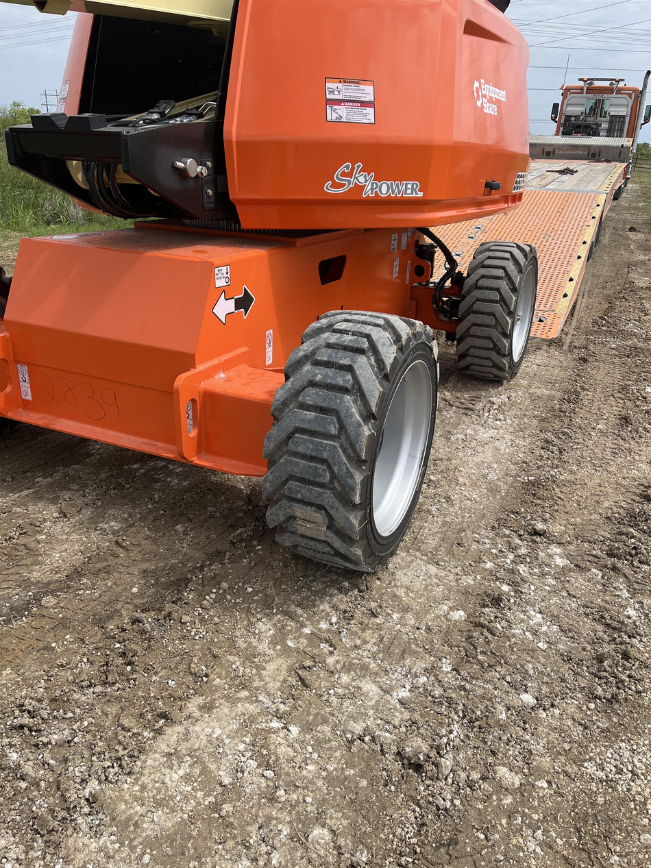 2023 JLG 660SJ