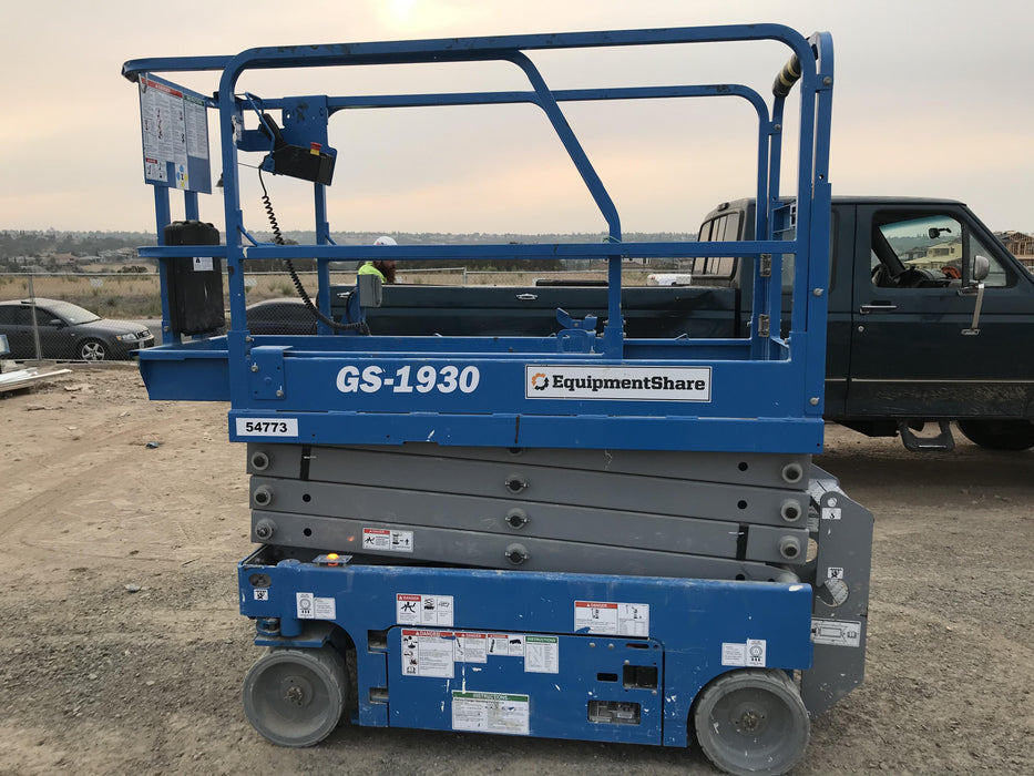 2019 Genie GS-1930 Half Height Swing Gate, 800W Inverter