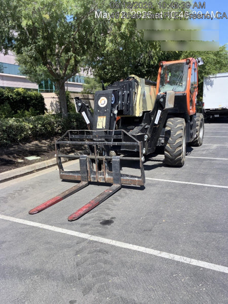 2021 JLG 1075