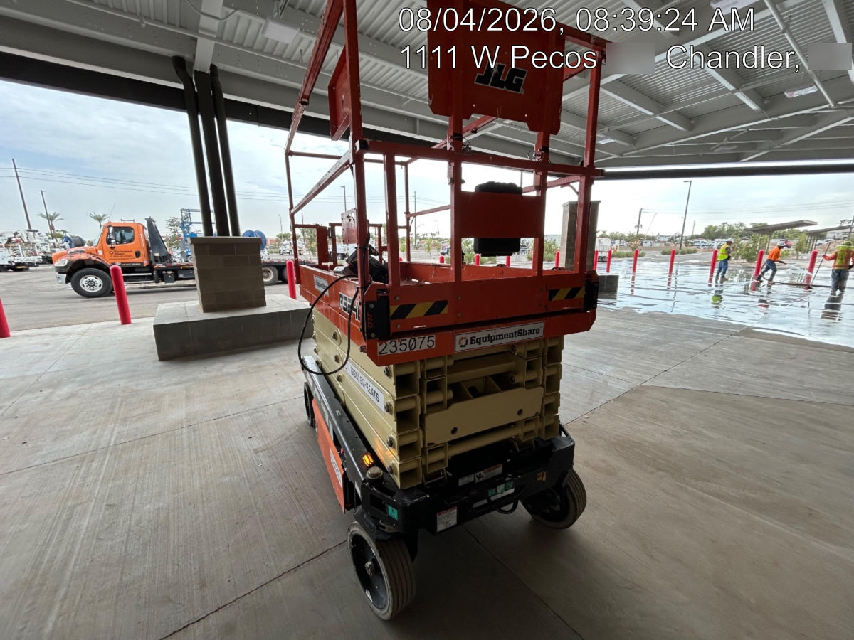 2022 JLG R3246