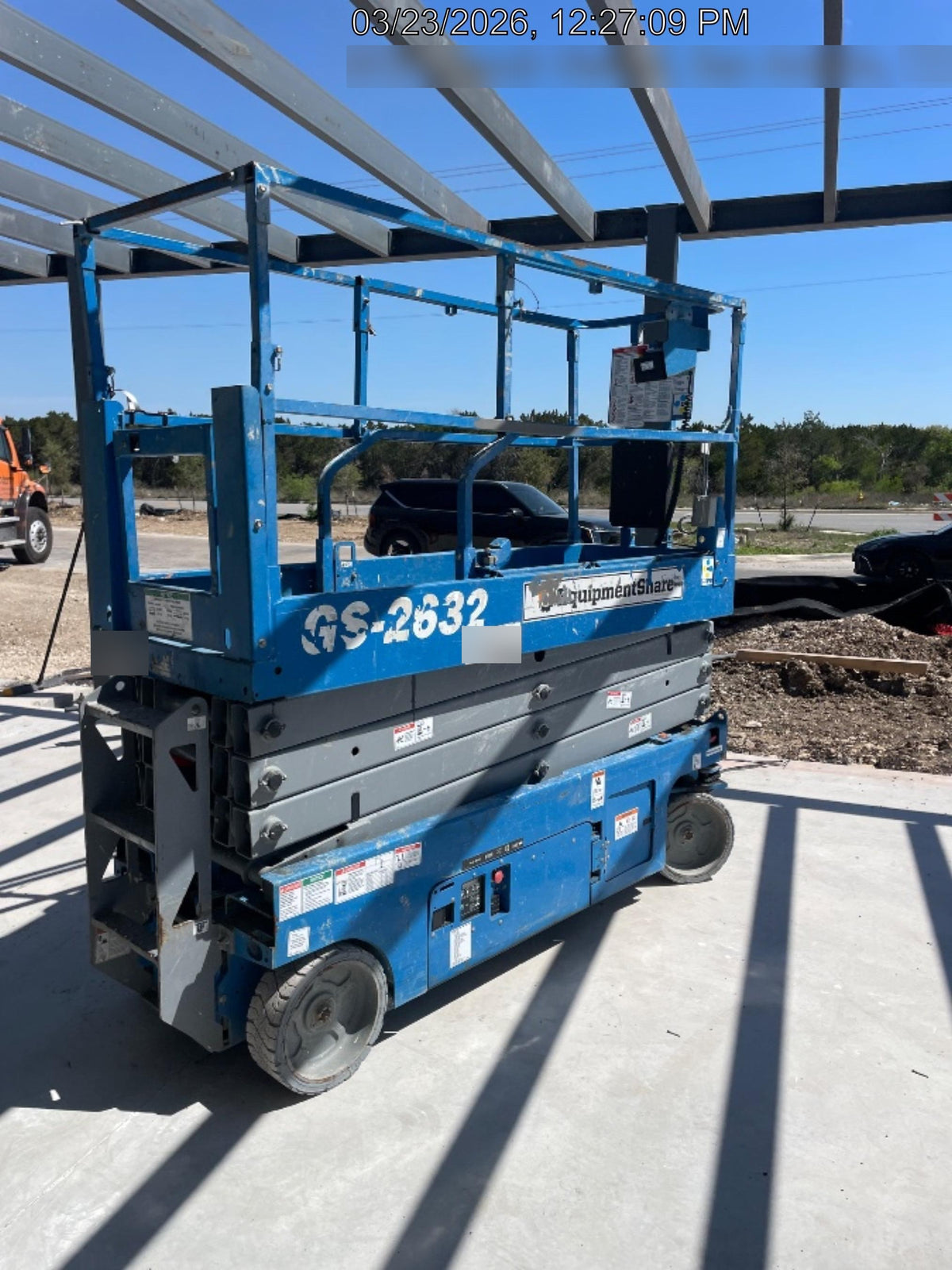 2019 Genie GS-2632 Folding rails with half height swing gate