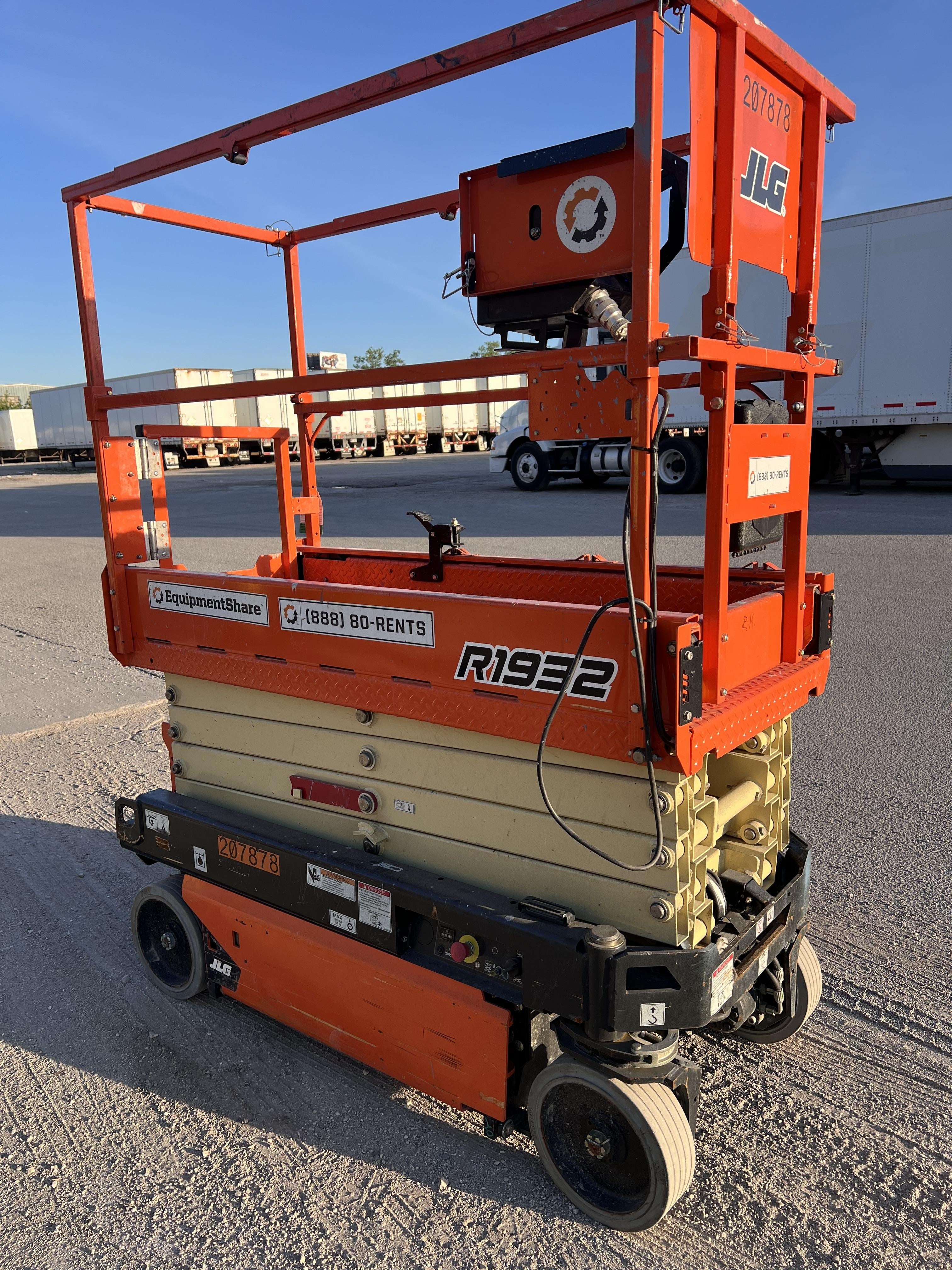 2022 JLG R1932