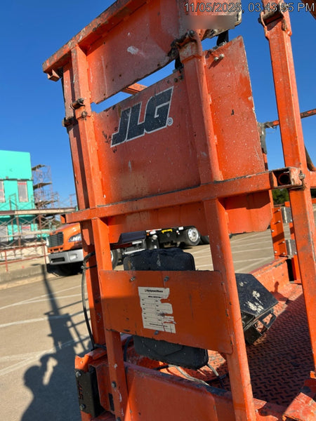 2022 JLG ES1932