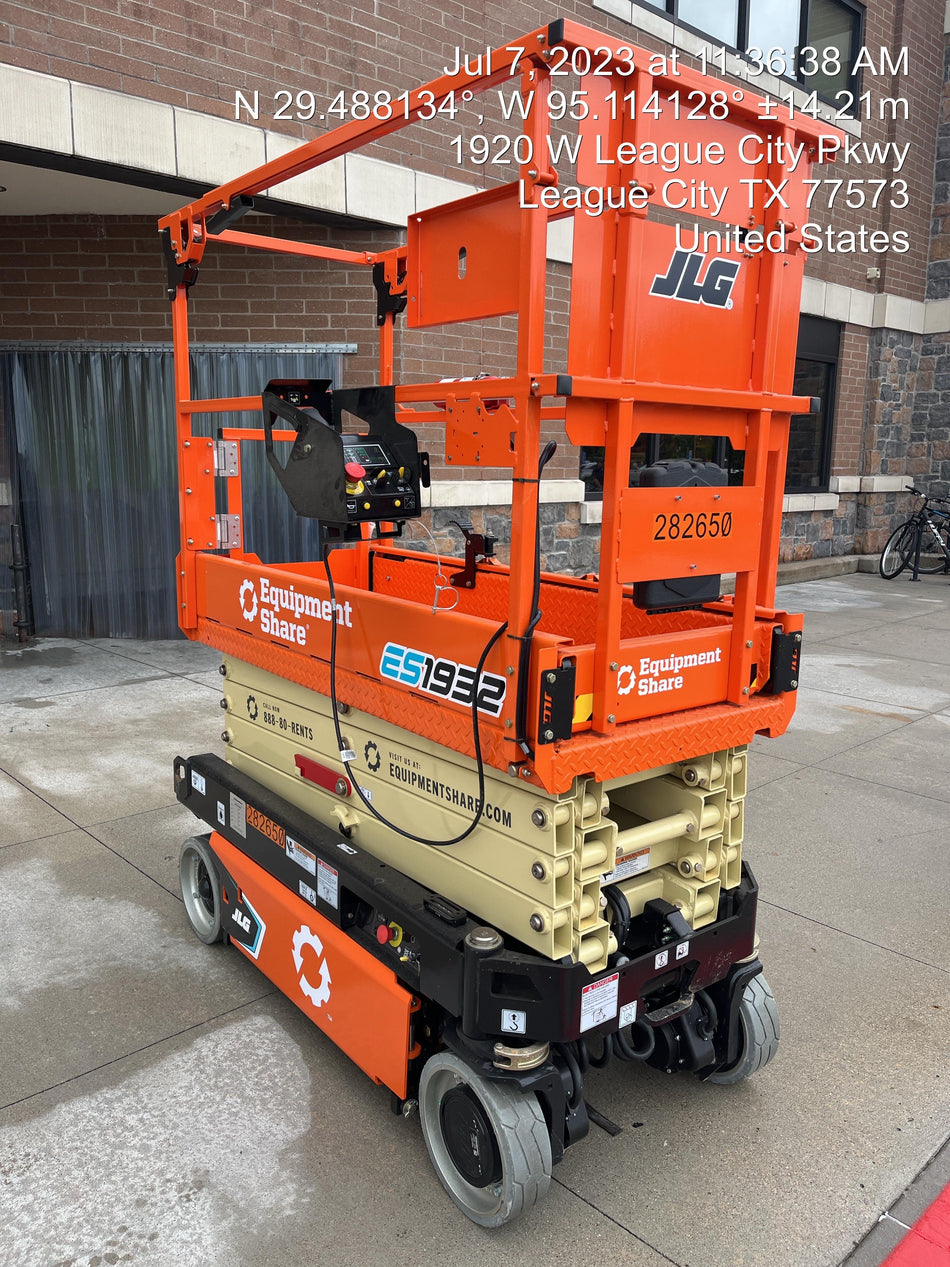 2022 JLG ES1932