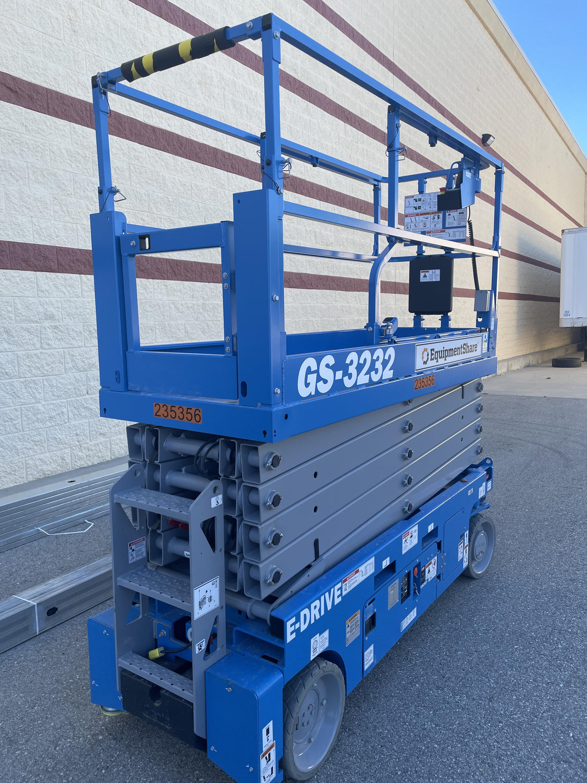 2022 GENIE GS-3232
