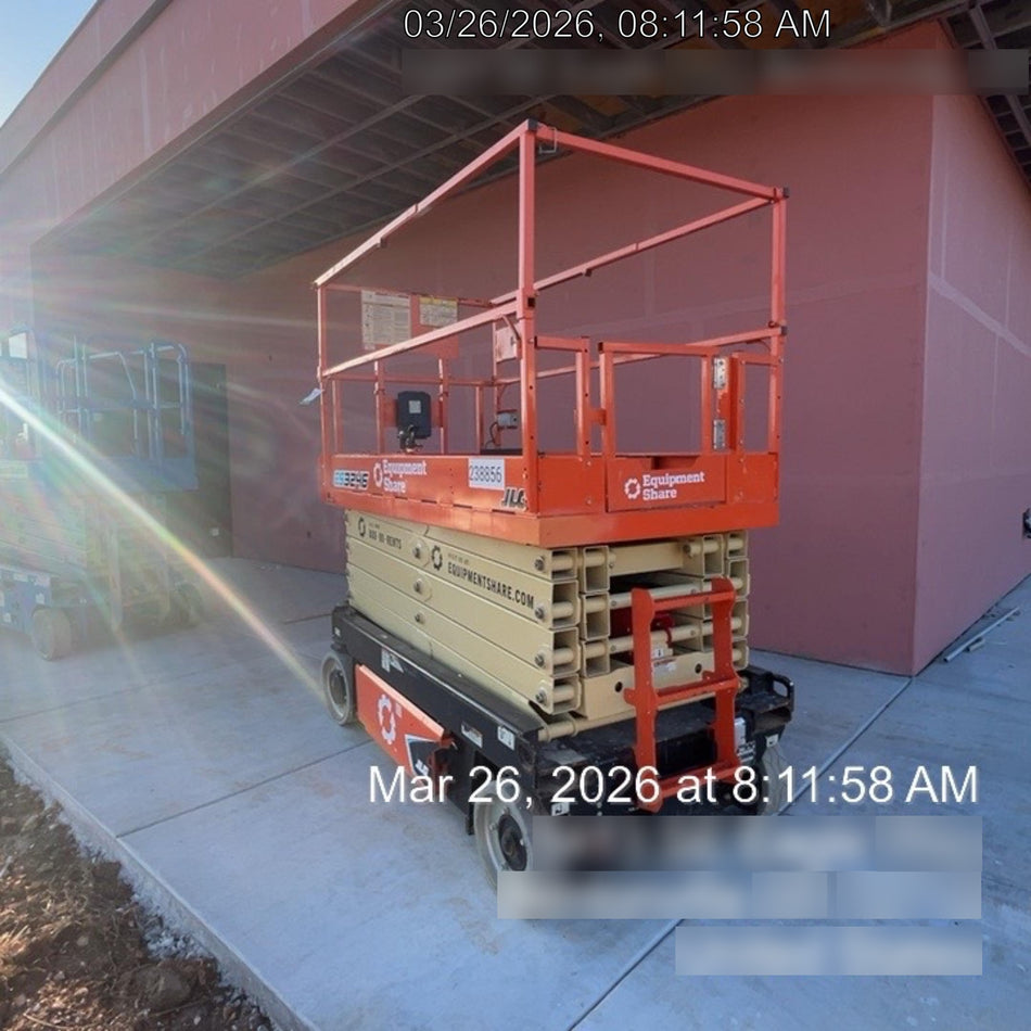 2022 JLG ES3246