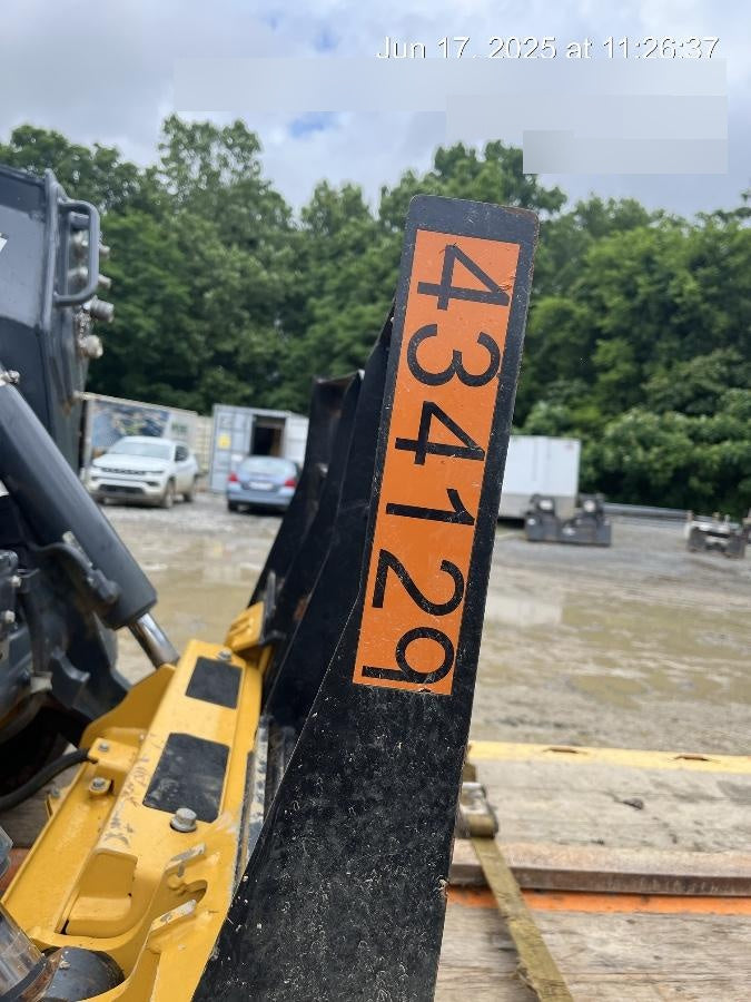 2024 ARROW MATERIAL HANDLING 72" Pallet Forks - Arrow