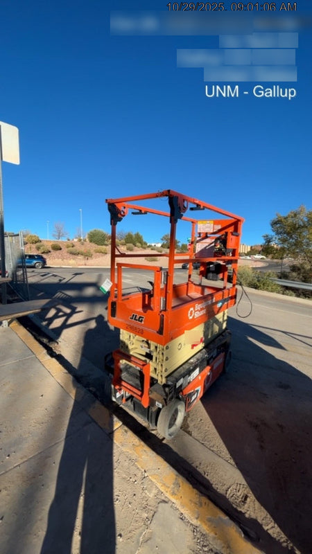2023 JLG ES1932