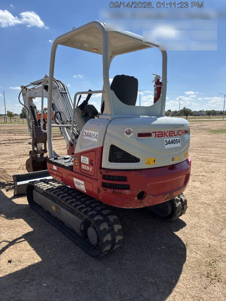 2023 TAKEUCHI TB235-2R