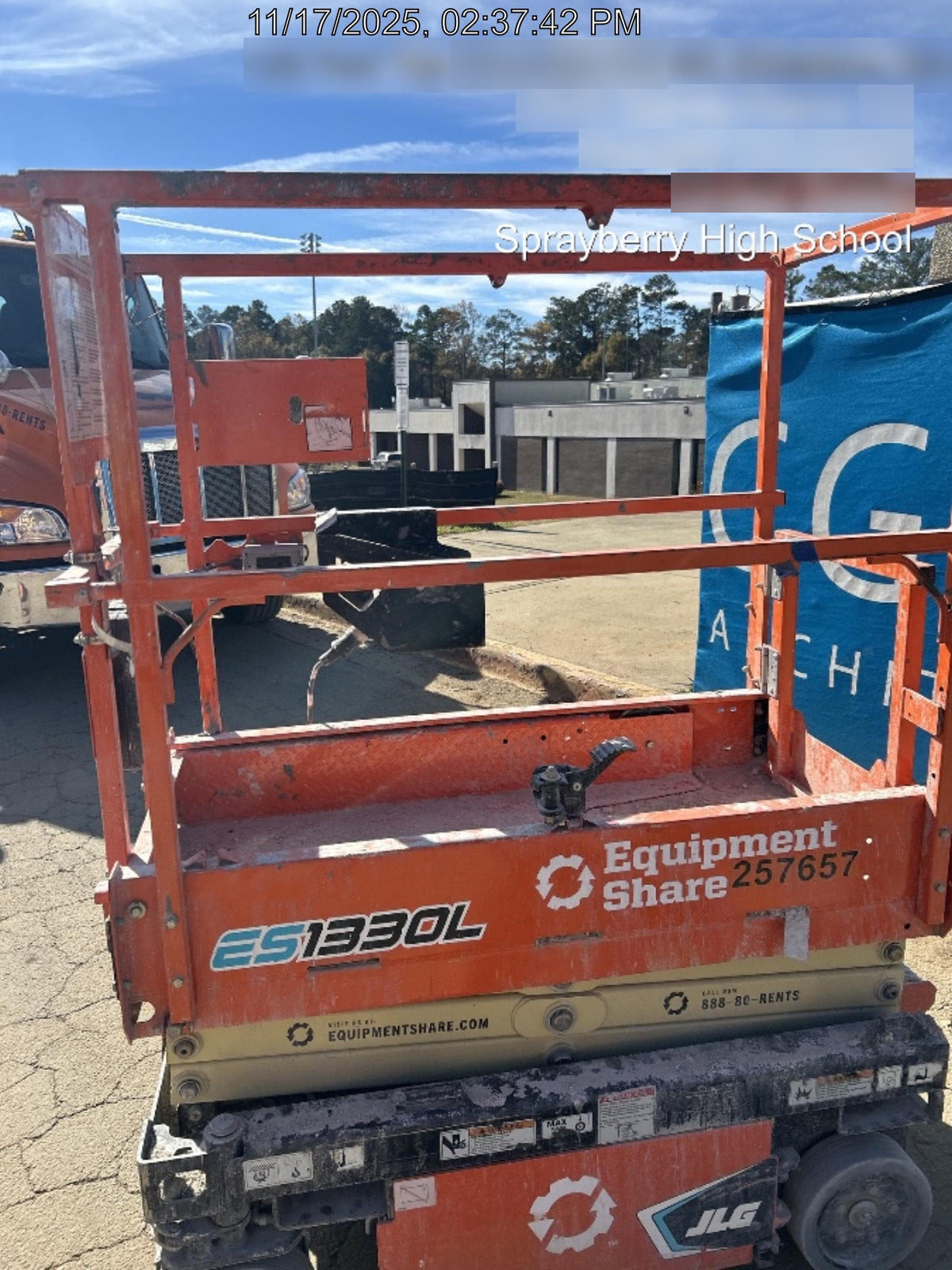 2022 JLG ES1330L