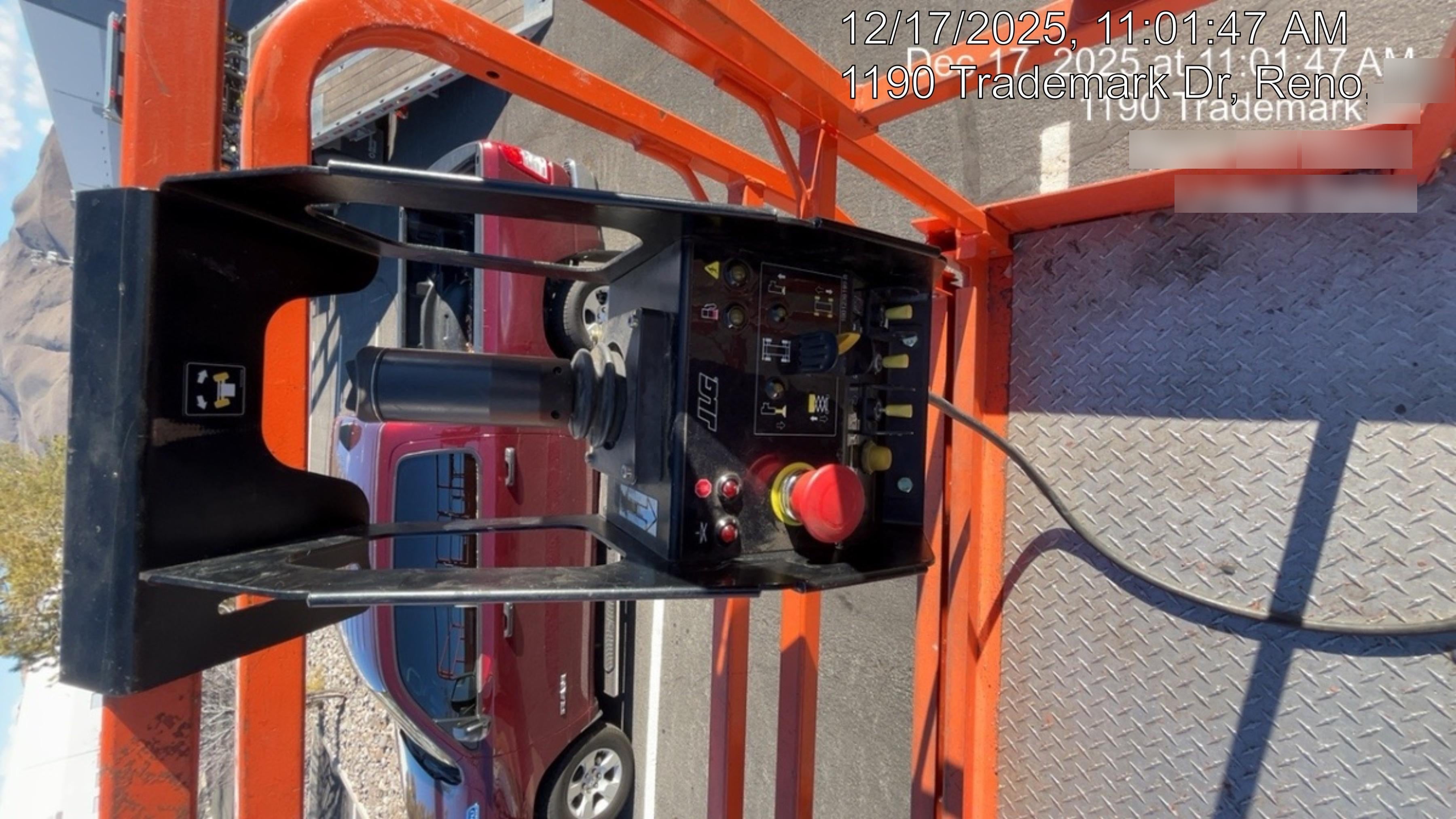2019 JLG 430LRT