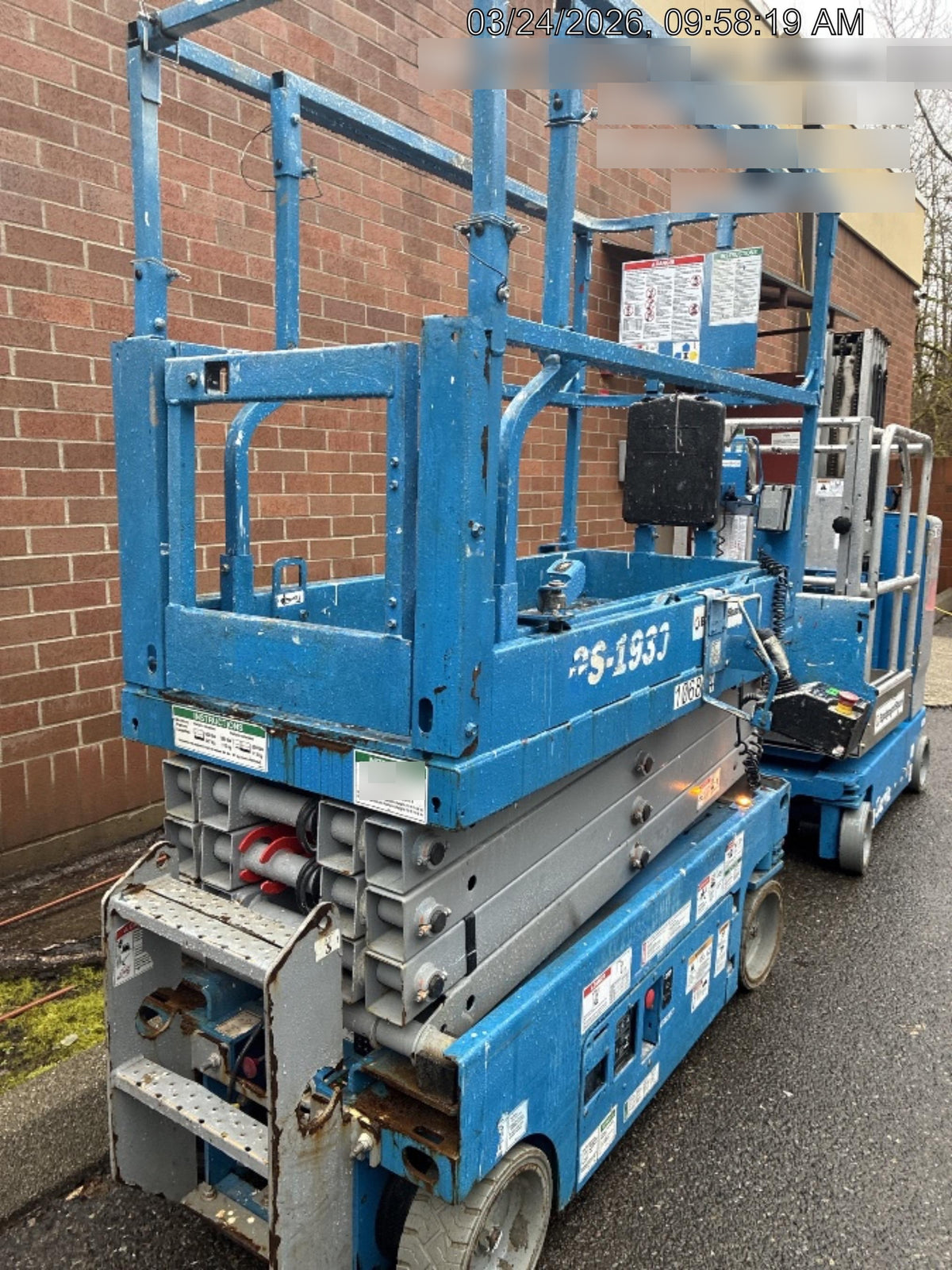 2020 Genie GS-1930 Solid Non Marking Tires, Beacon, Folding rails with half height swing gate, 800W Inverter