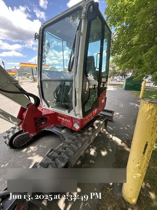 2021 TAKEUCHI TB235-2CR