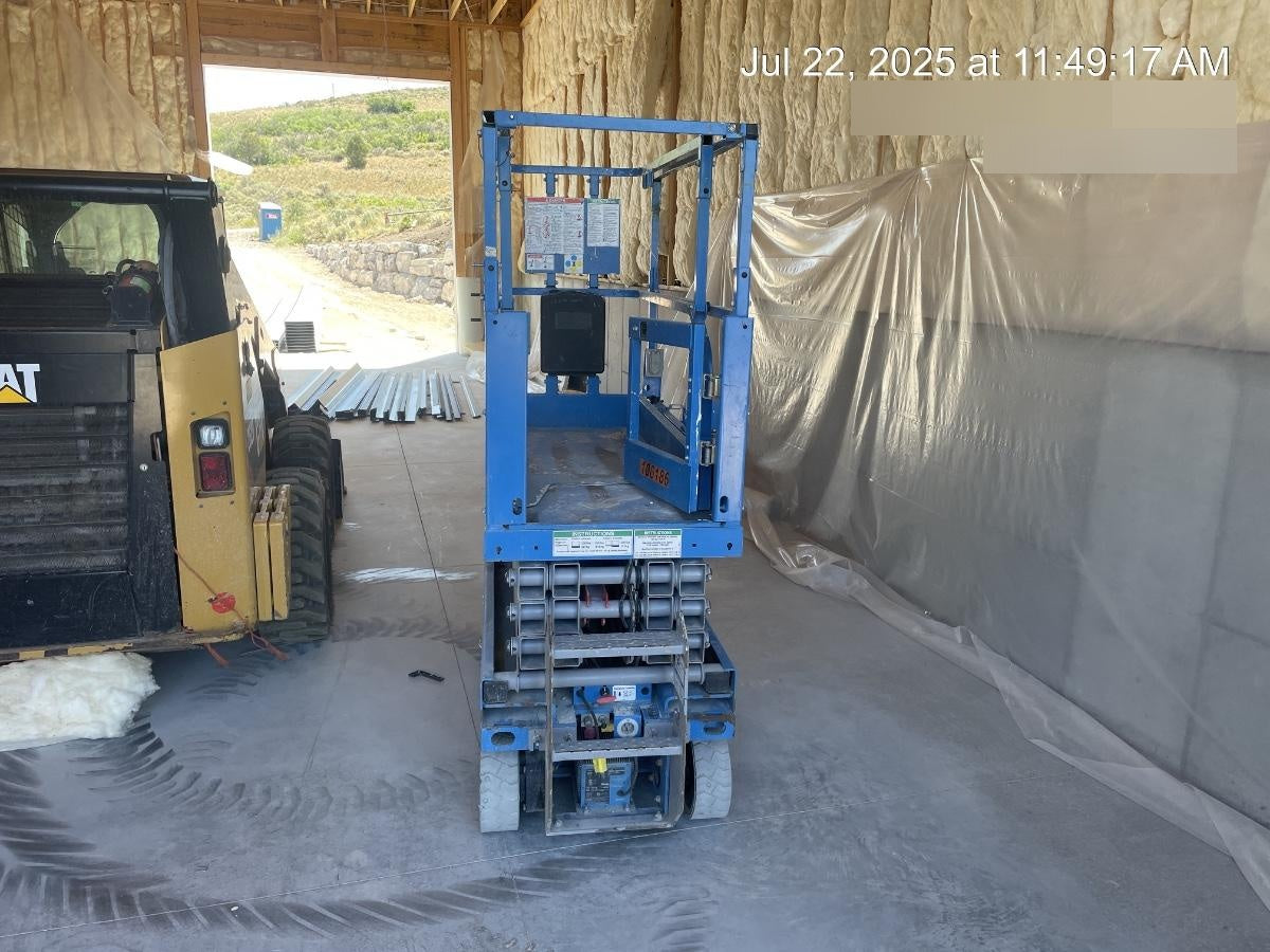 2020 Genie GS-1930 Solid Non Marking Tires, Beacon, Folding rails with half height swing gate, 800W Inverter