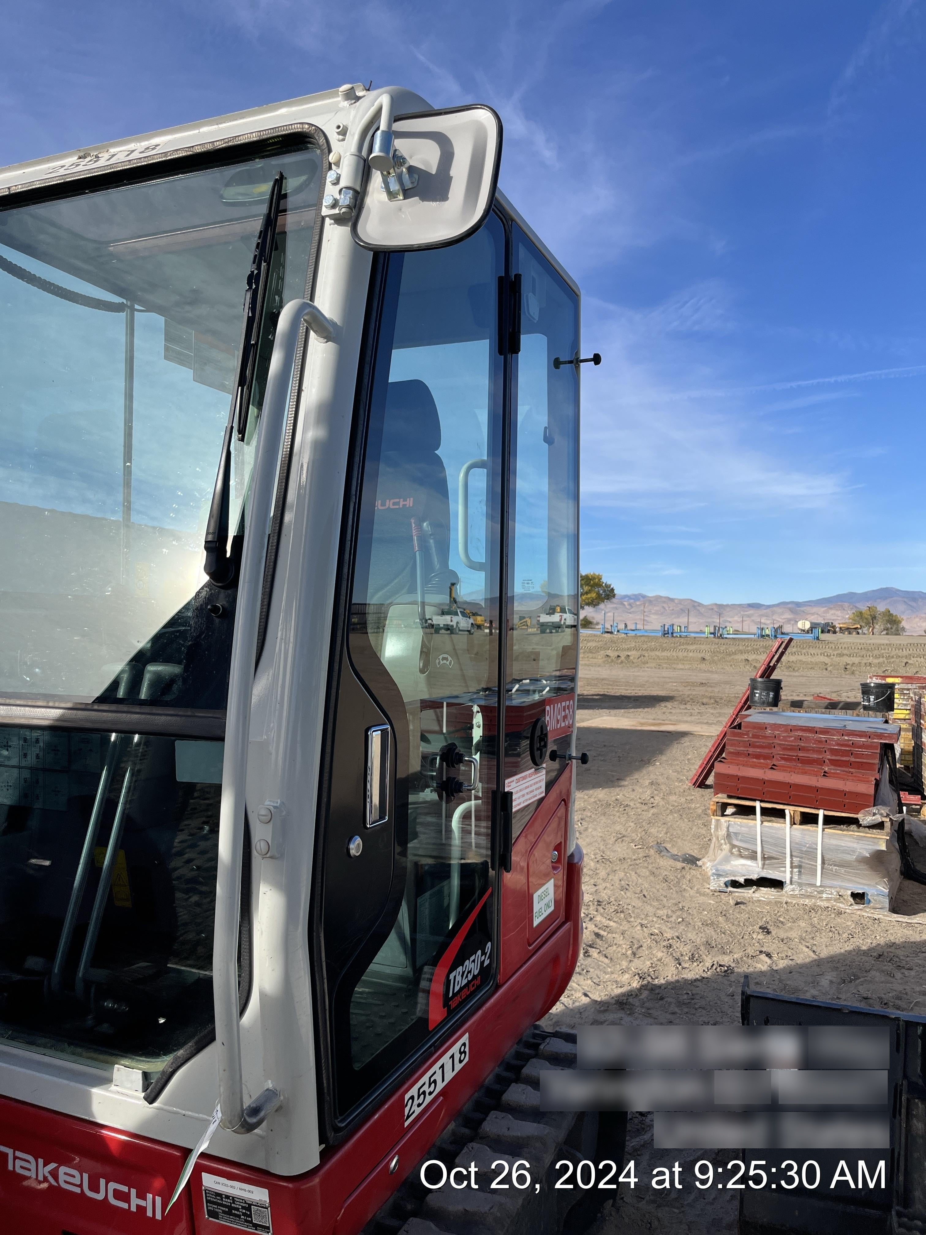 2022 TAKEUCHI TB250-2CR