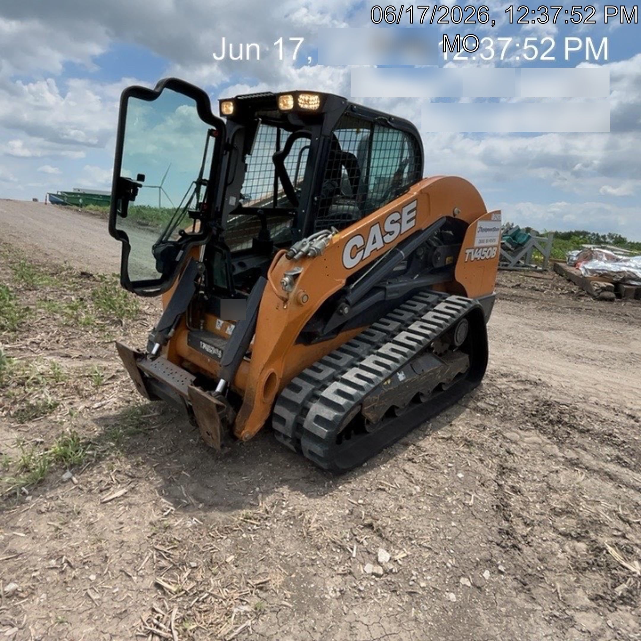2021 CASE TV450B