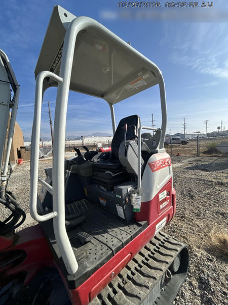 2022 TAKEUCHI TB235-2R